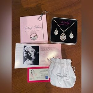 Marilyn Monroe ring necklace and earrings